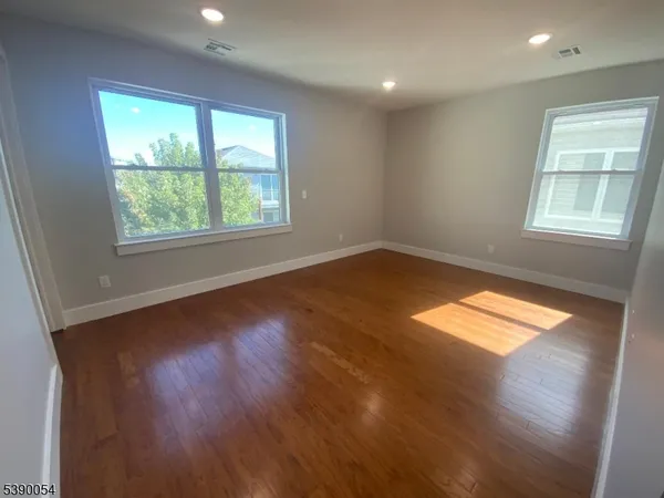 $2,750 | 68 Main Street, Unit 2, Newark, NJ 07105