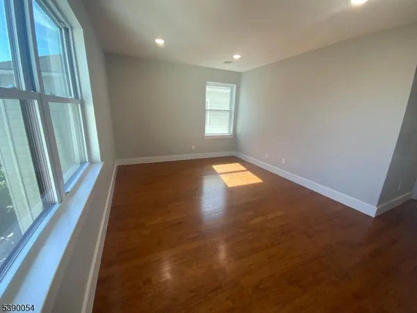$2,750 | 68 Main Street, Unit 2, Newark, NJ 07105
