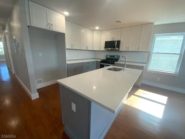 $2,750 | 68 Main Street, Unit 2, Newark, NJ 07105