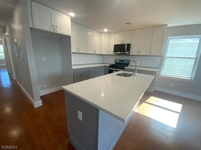 $3,000 | 68 Main Street, Unit 2, Newark, NJ 07105