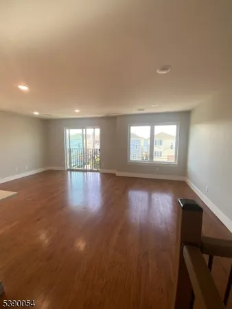 $2,750 | 68 Main Street, Unit 2, Newark, NJ 07105