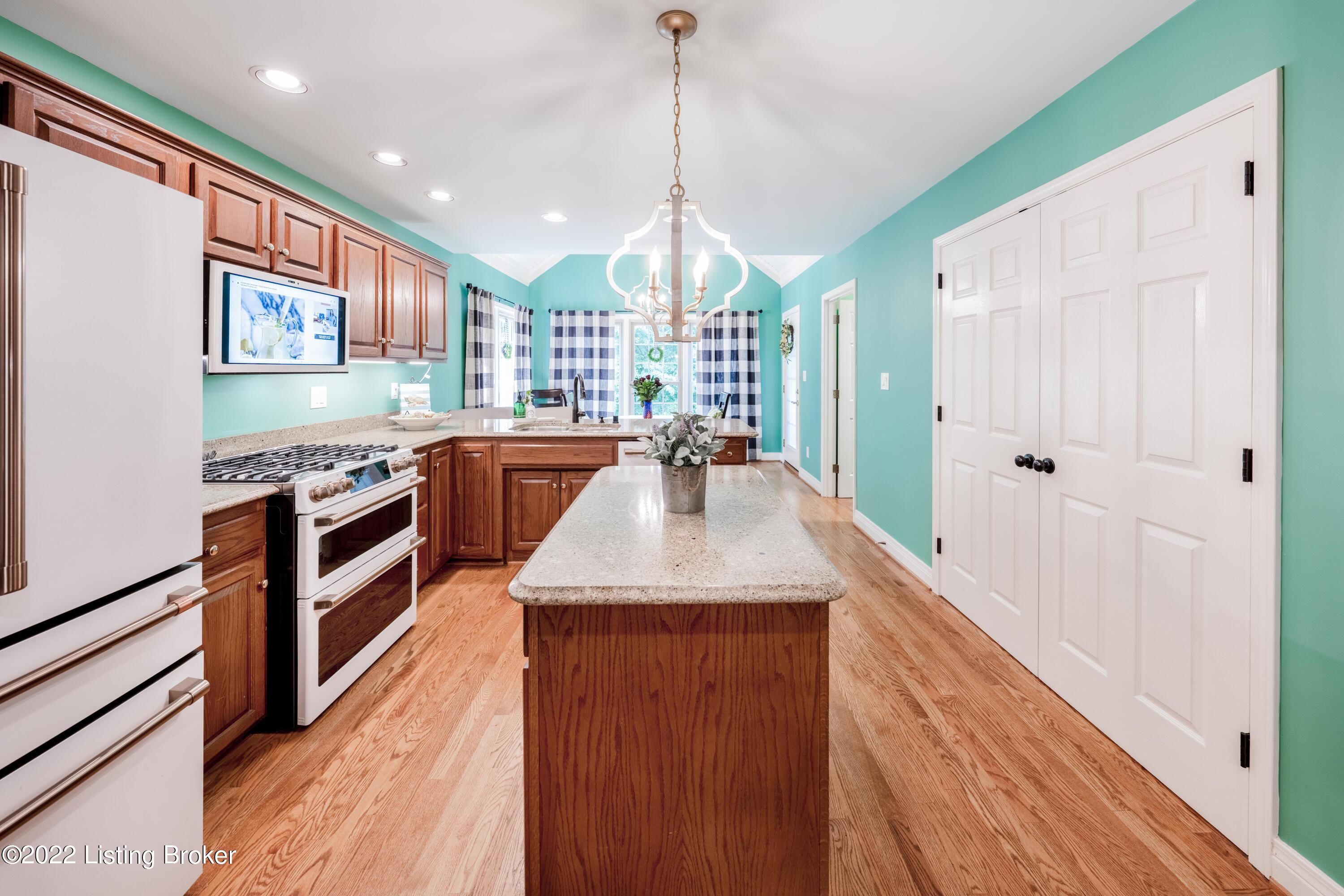 3302 Gatecreek Road Louisville, KY 40272 - Photo 14 of 66 3302 Gate Creek Rd-11