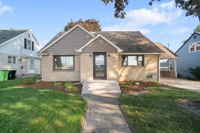 $324,900 | 306 3rd Street, Kewaskum, WI 53040