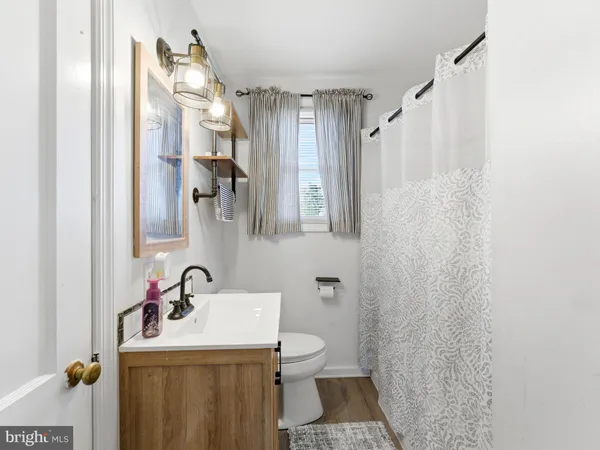 $295,000 | 401 Woodbury Terrace, West Deptford, NJ 08086
