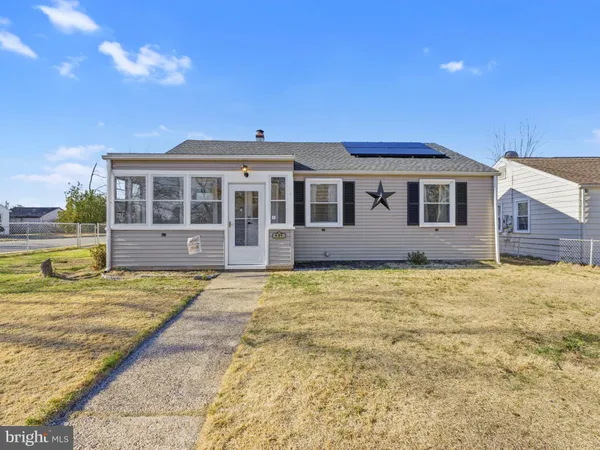$295,000 | 401 Woodbury Terrace, West Deptford, NJ 08086