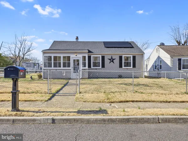 $295,000 | 401 Woodbury Terrace, West Deptford, NJ 08086