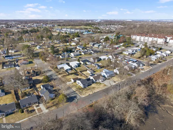 $295,000 | 401 Woodbury Terrace, West Deptford, NJ 08086