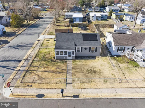 $295,000 | 401 Woodbury Terrace, West Deptford, NJ 08086