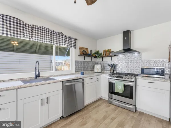 $295,000 | 401 Woodbury Terrace, West Deptford, NJ 08086