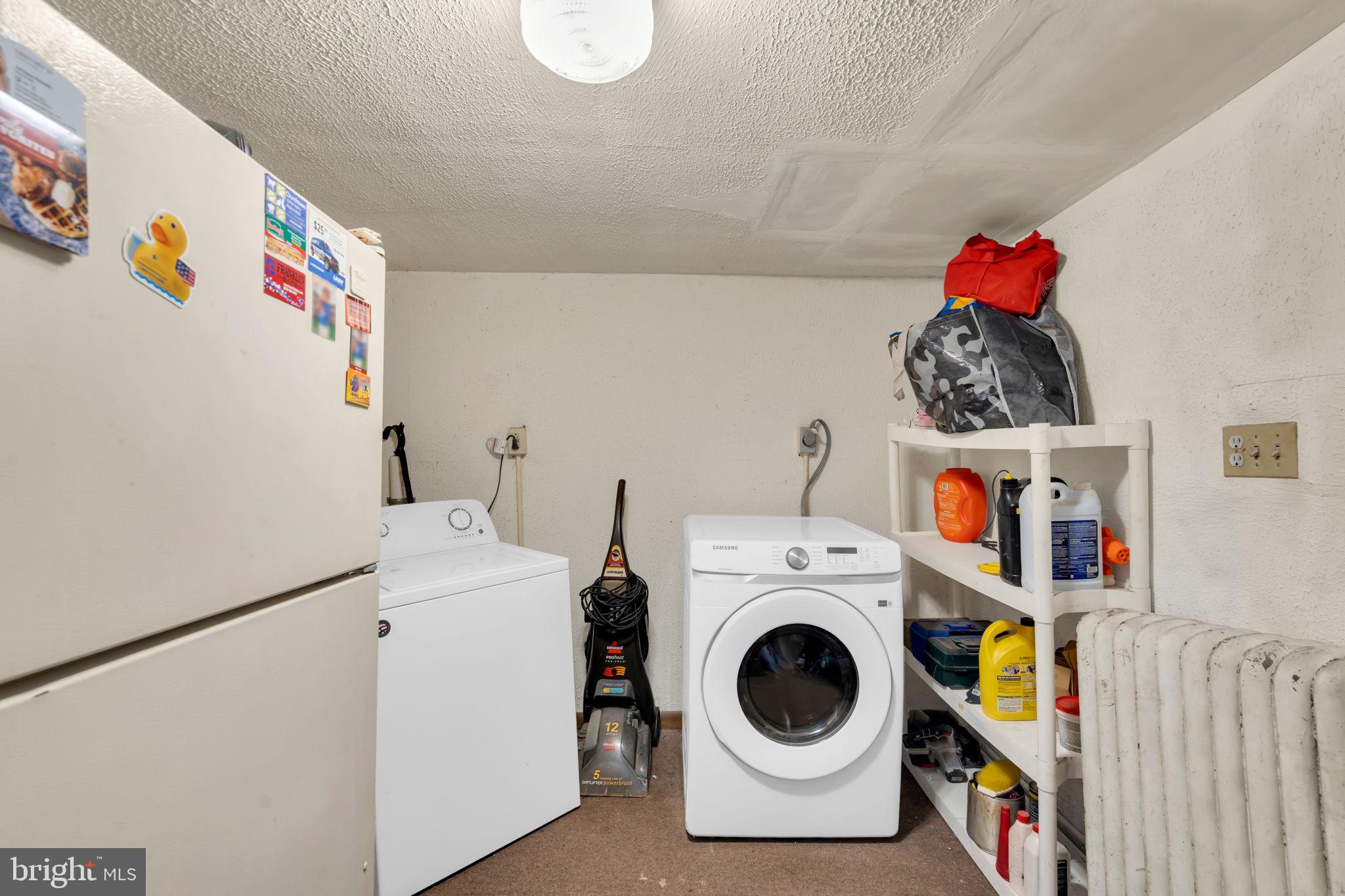 89 Chestnut Street Salem, NJ 08079 - Photo 14 of 20 a utility room with dryer and washer
