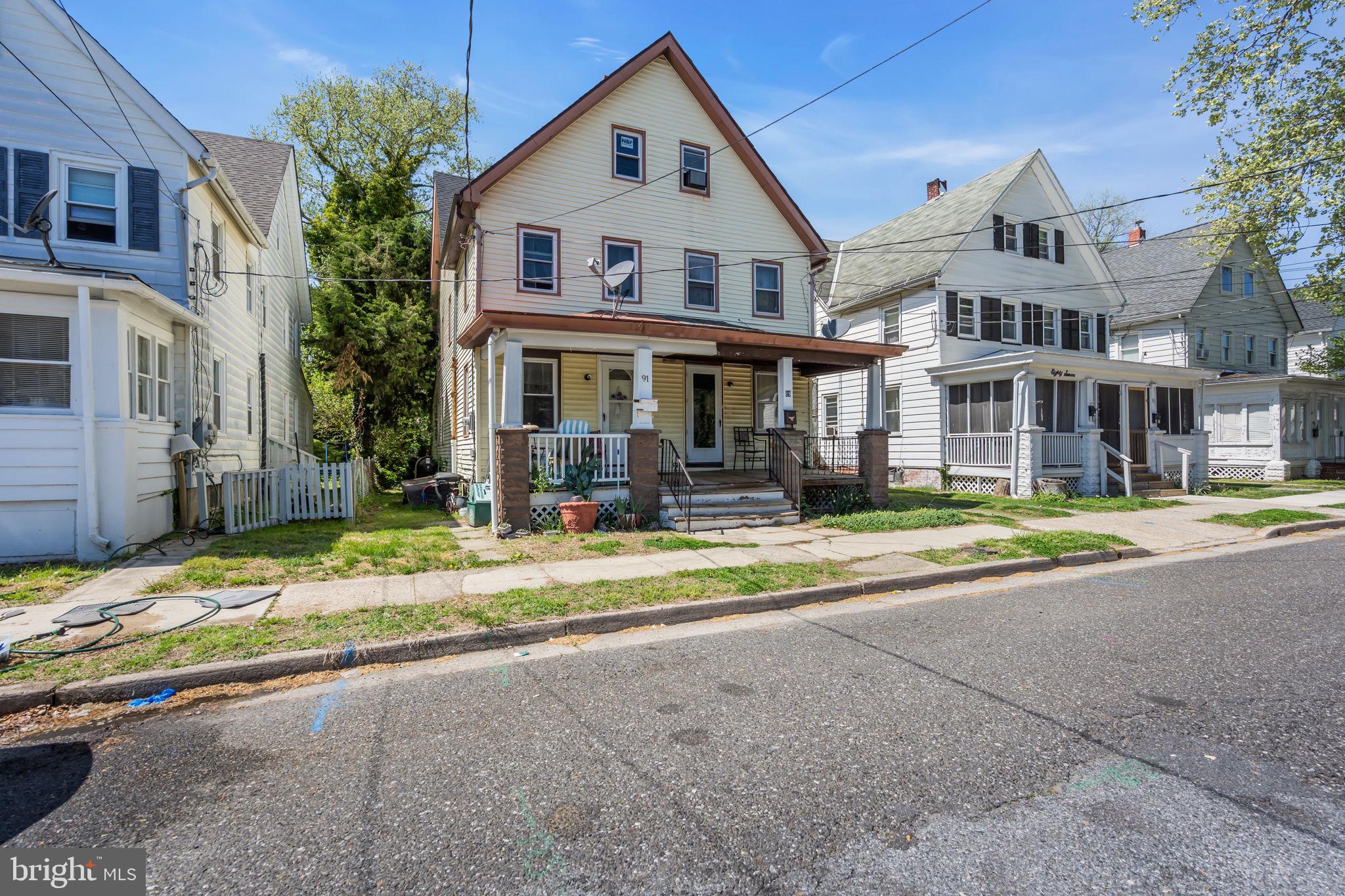 89 Chestnut Street Salem, NJ 08079 - Photo 19 of 20 a front view of a house with a yard