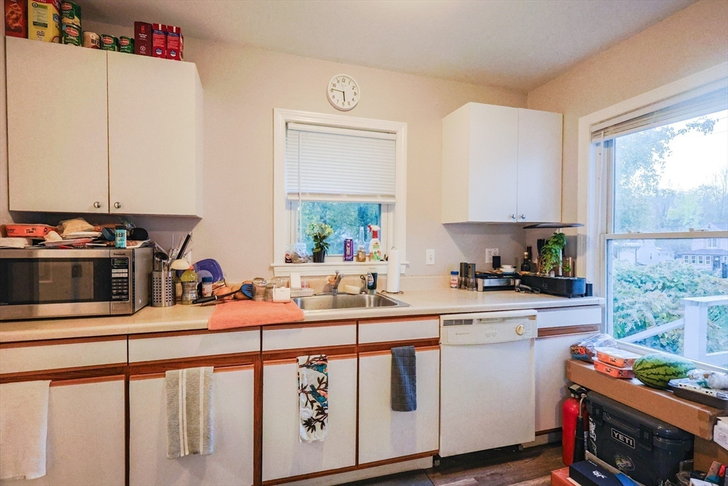 261 Stone Street Walpole, MA 02081 - Photo 2 of 8
