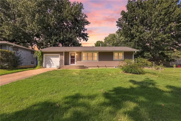 $220,000 | 101 Avondale Avenue, Liberty, MO 64068