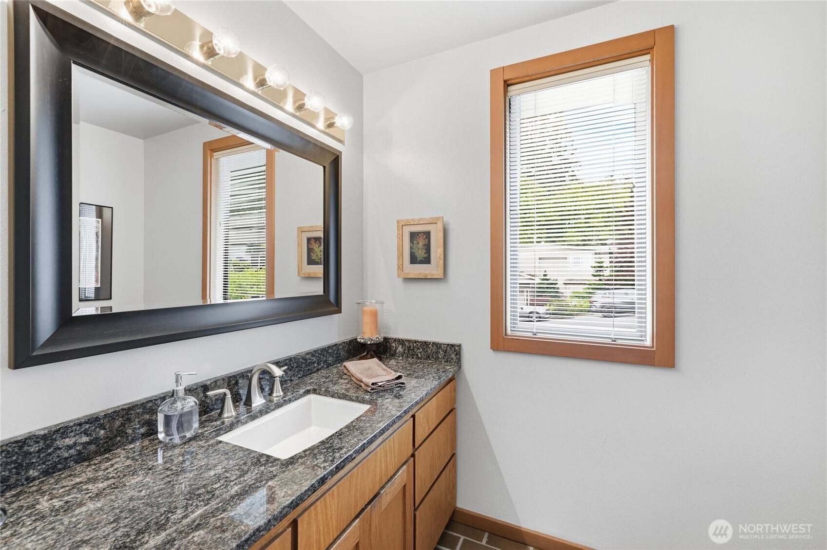 9520 Odin Way Bothell, WA 98011 - Photo 5 of 40