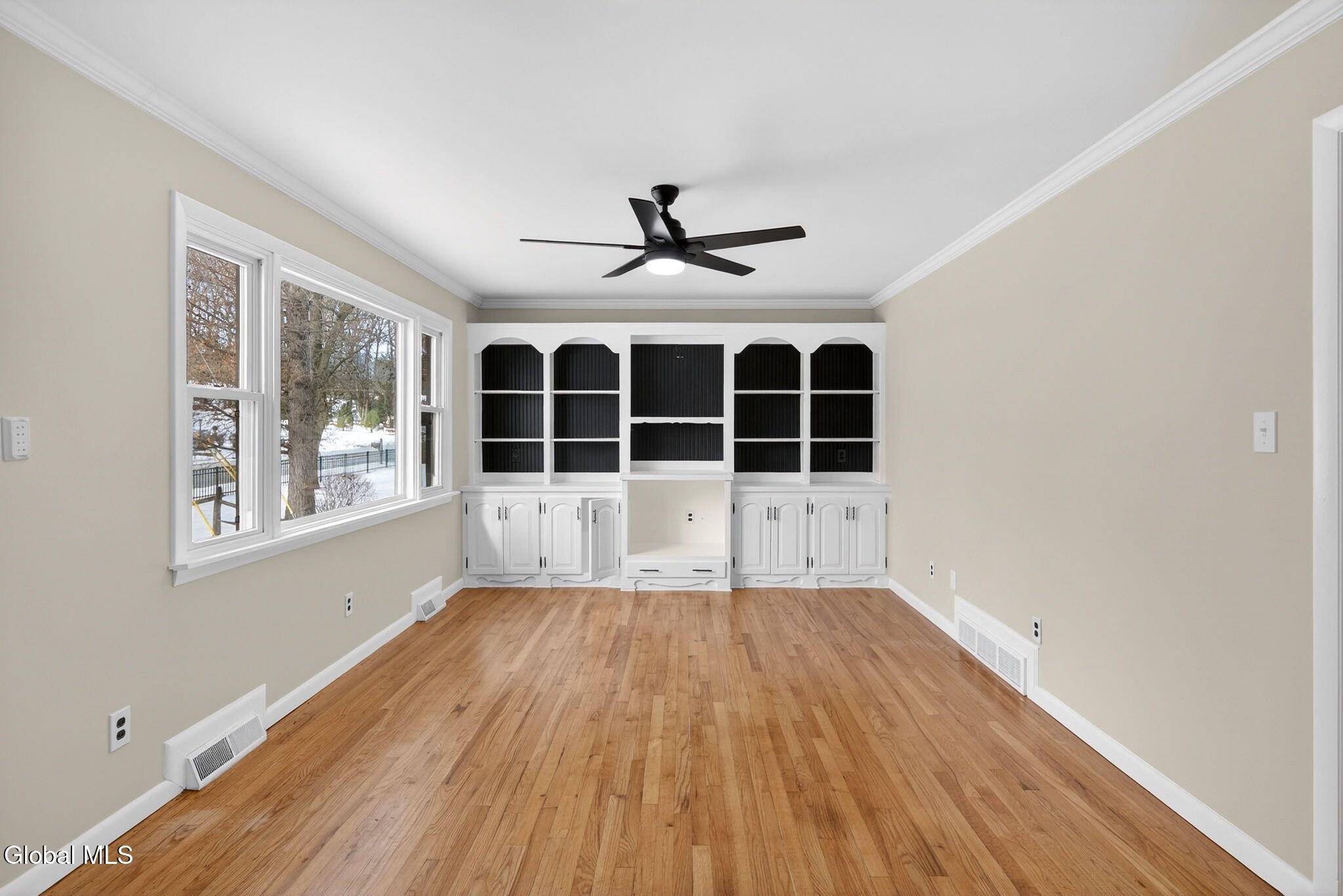 271 Vly Road Colonie, NY 12309 - Photo 2 of 38 2-web-or-mls-002-DSC00866