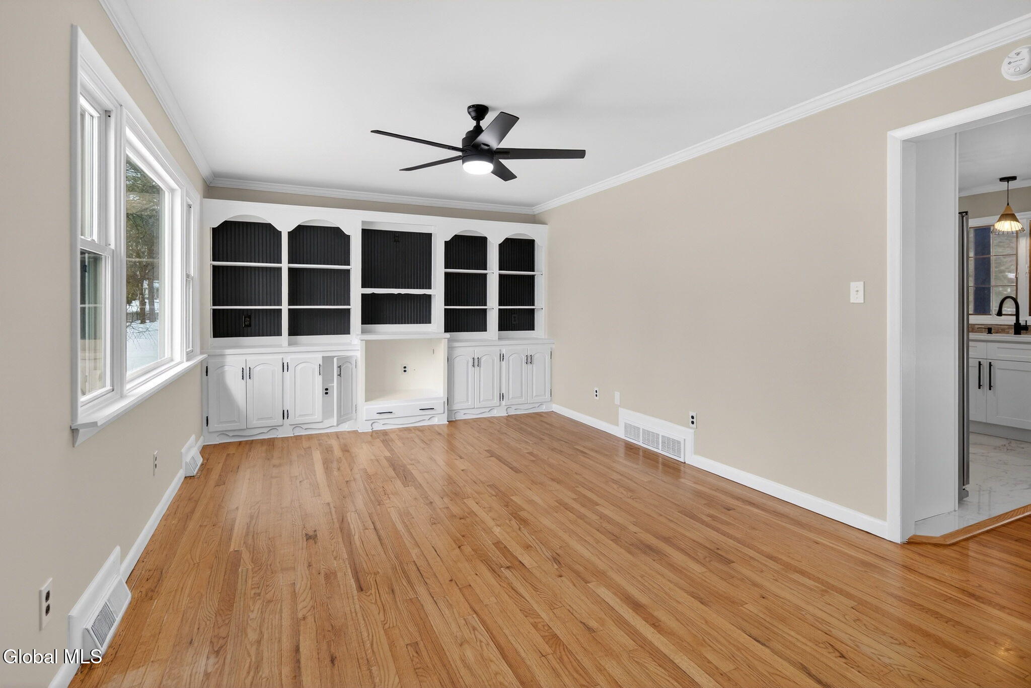 271 Vly Road Colonie, NY 12309 - Photo 3 of 38 3-web-or-mls-003-DSC00869