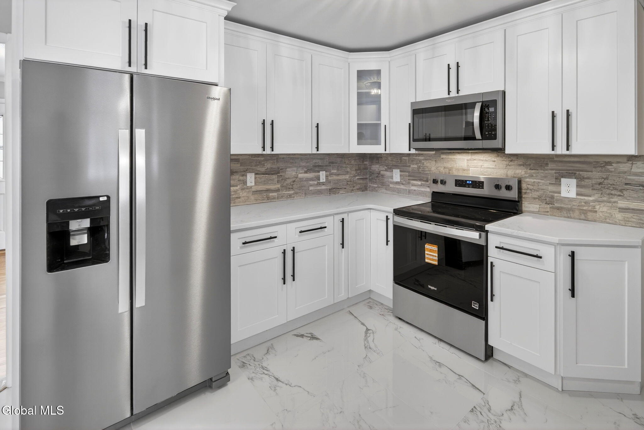 271 Vly Road Colonie, NY 12309 - Photo 6 of 38 6-web-or-mls-004-DSC00925