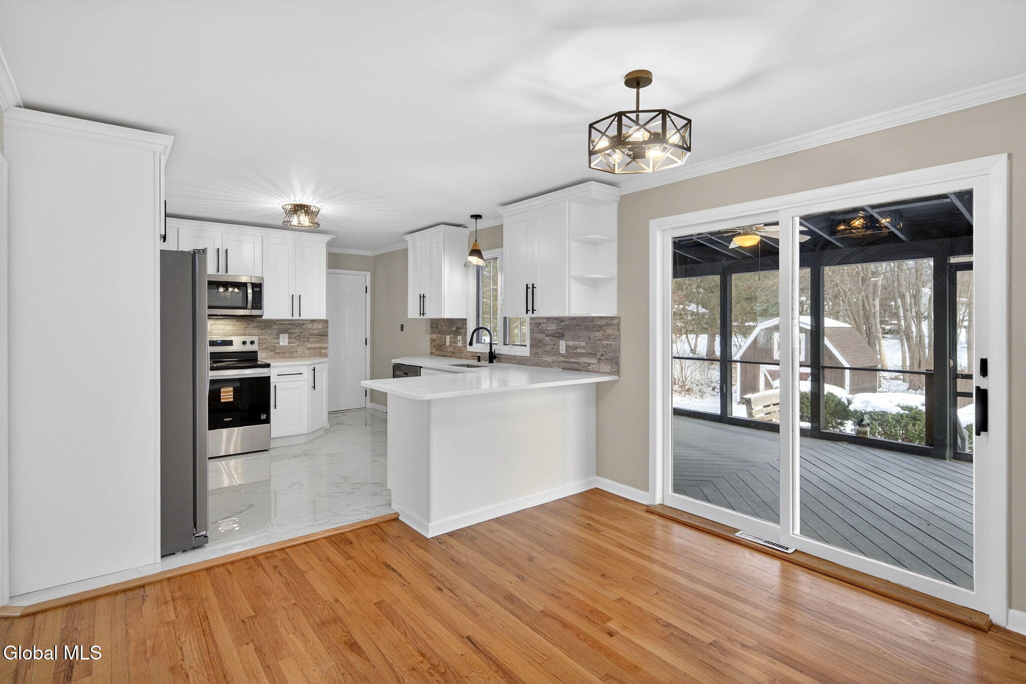 271 Vly Road Colonie, NY 12309 - Photo 9 of 38 9-web-or-mls-008-DSC00890