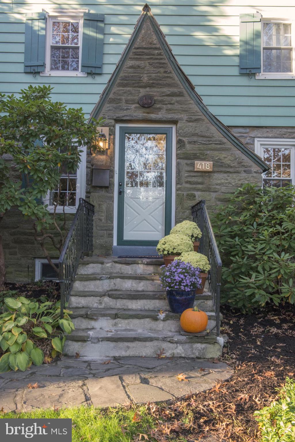 418 Montier Road Glenside, PA 19038 - Photo 3 of 29 Gallery Image 3