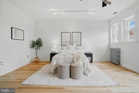 $1,190,000 | 136 R Street Northeast, Washington, DC 20002