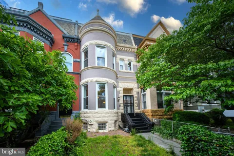 $1,190,000 | 136 R Street Northeast, Washington, DC 20002