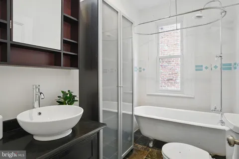 $1,190,000 | 136 R Street Northeast, Washington, DC 20002