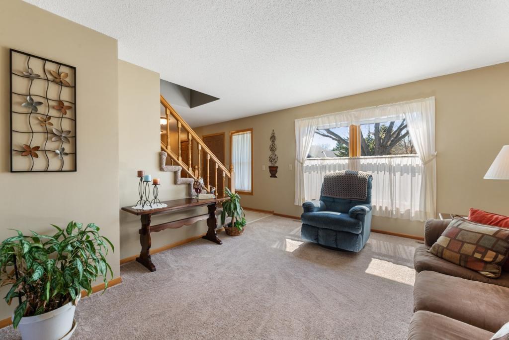 947 Savannah Road Eagan, MN 55123 - Photo 12 of 27 Gallery Image 12