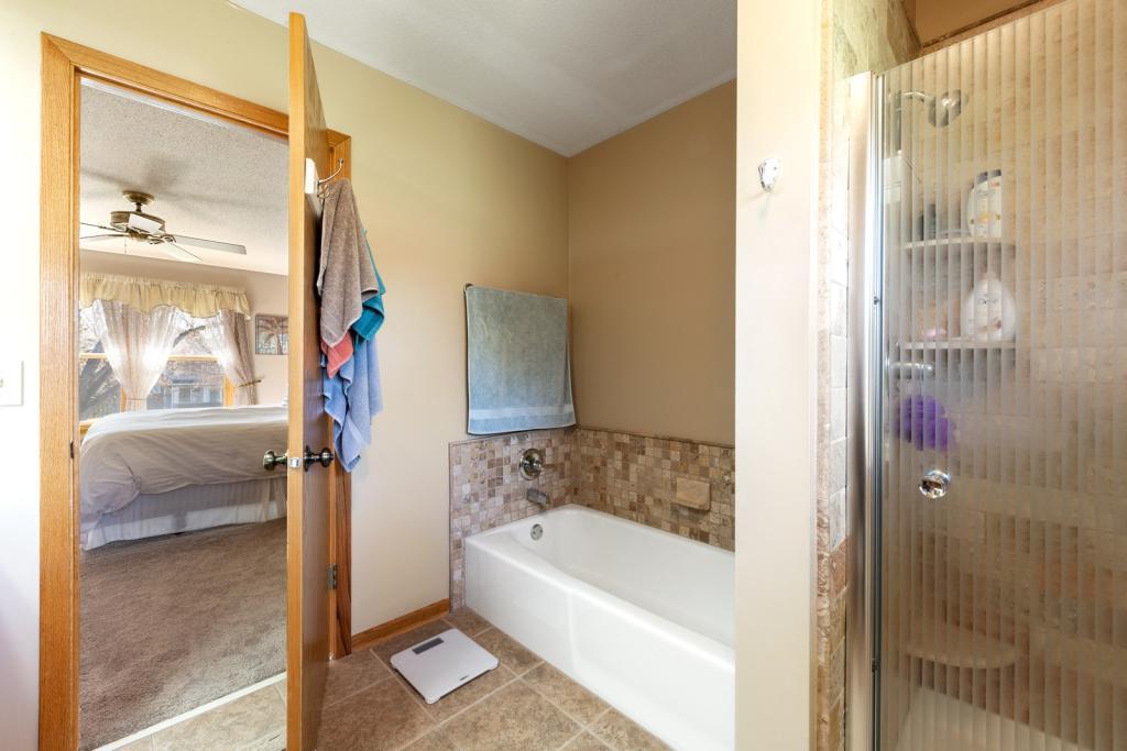 947 Savannah Road Eagan, MN 55123 - Photo 16 of 27 Gallery Image 16