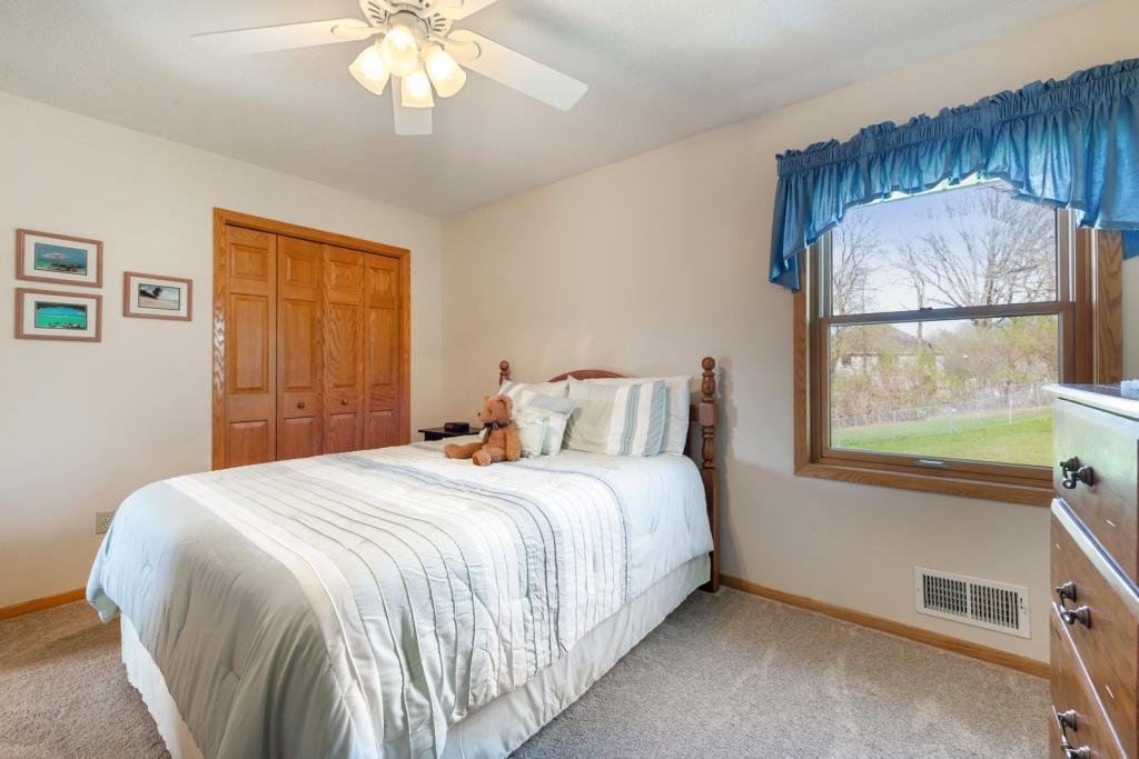947 Savannah Road Eagan, MN 55123 - Photo 18 of 27 Gallery Image 18