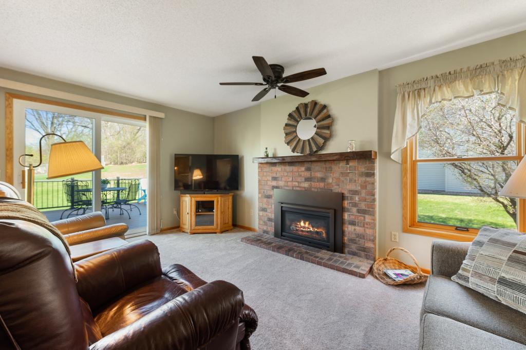947 Savannah Road Eagan, MN 55123 - Photo 4 of 27 Gallery Image 4