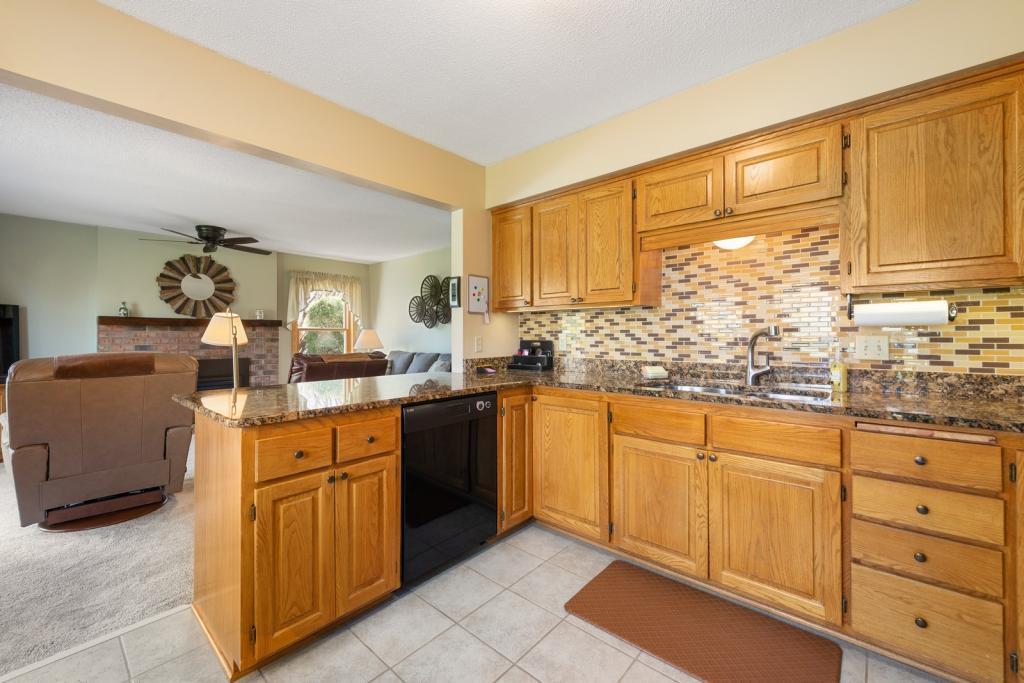 947 Savannah Road Eagan, MN 55123 - Photo 7 of 27 Gallery Image 7