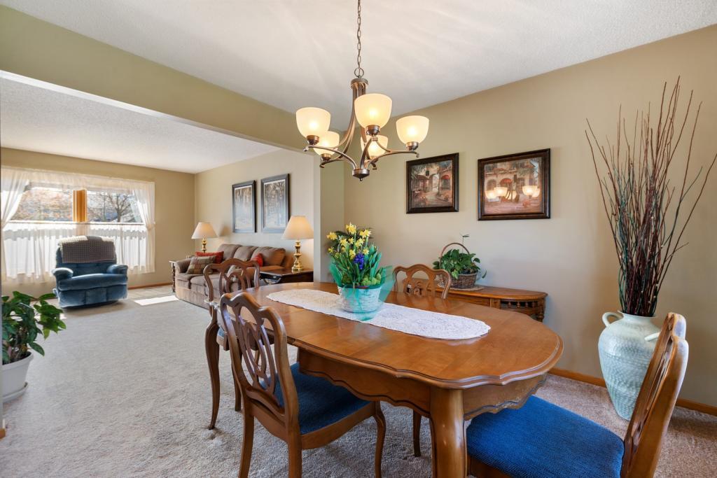 947 Savannah Road Eagan, MN 55123 - Photo 10 of 27 Gallery Image 10