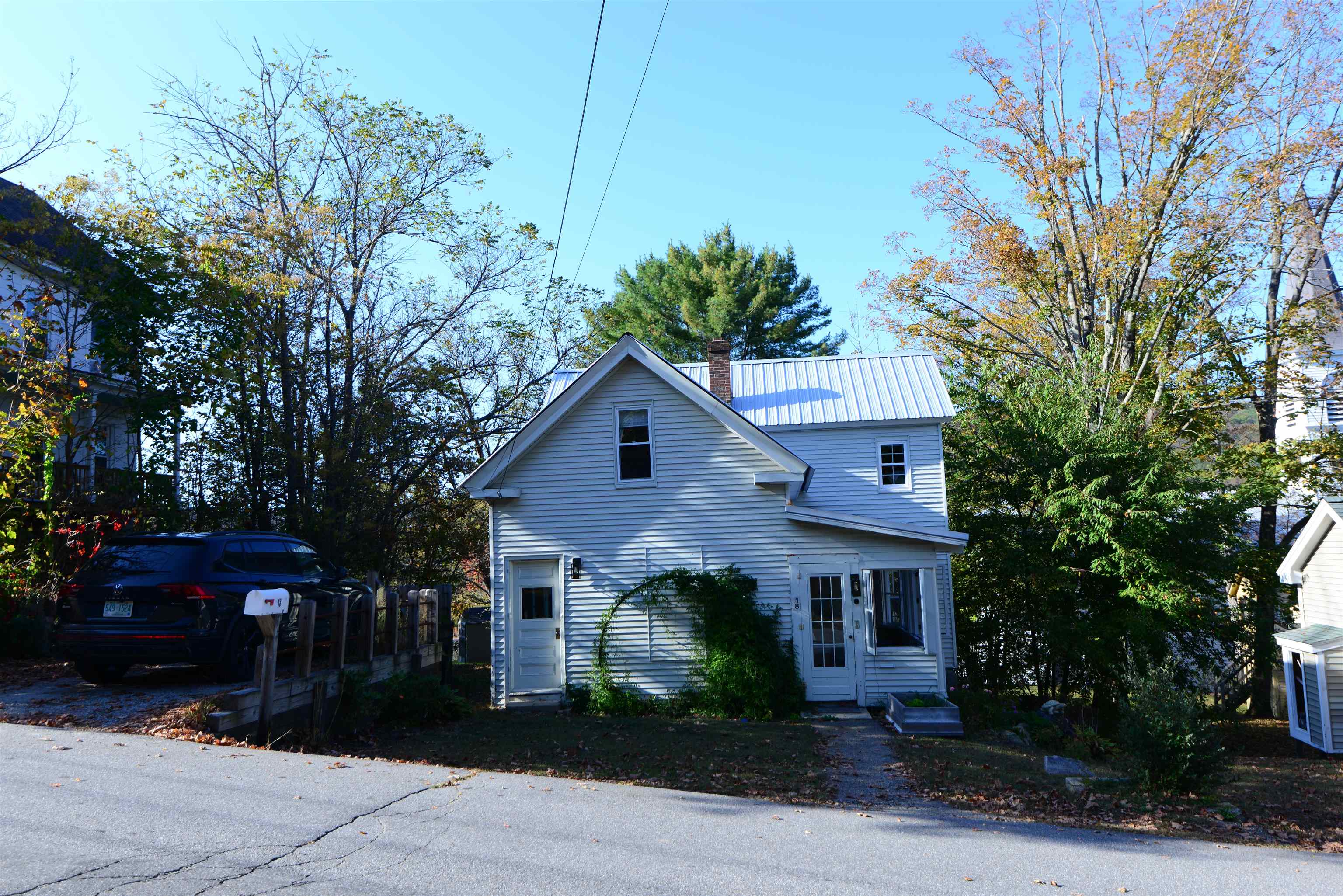 18 Prospect Street Bristol, NH 03222 - Photo 2 of 34