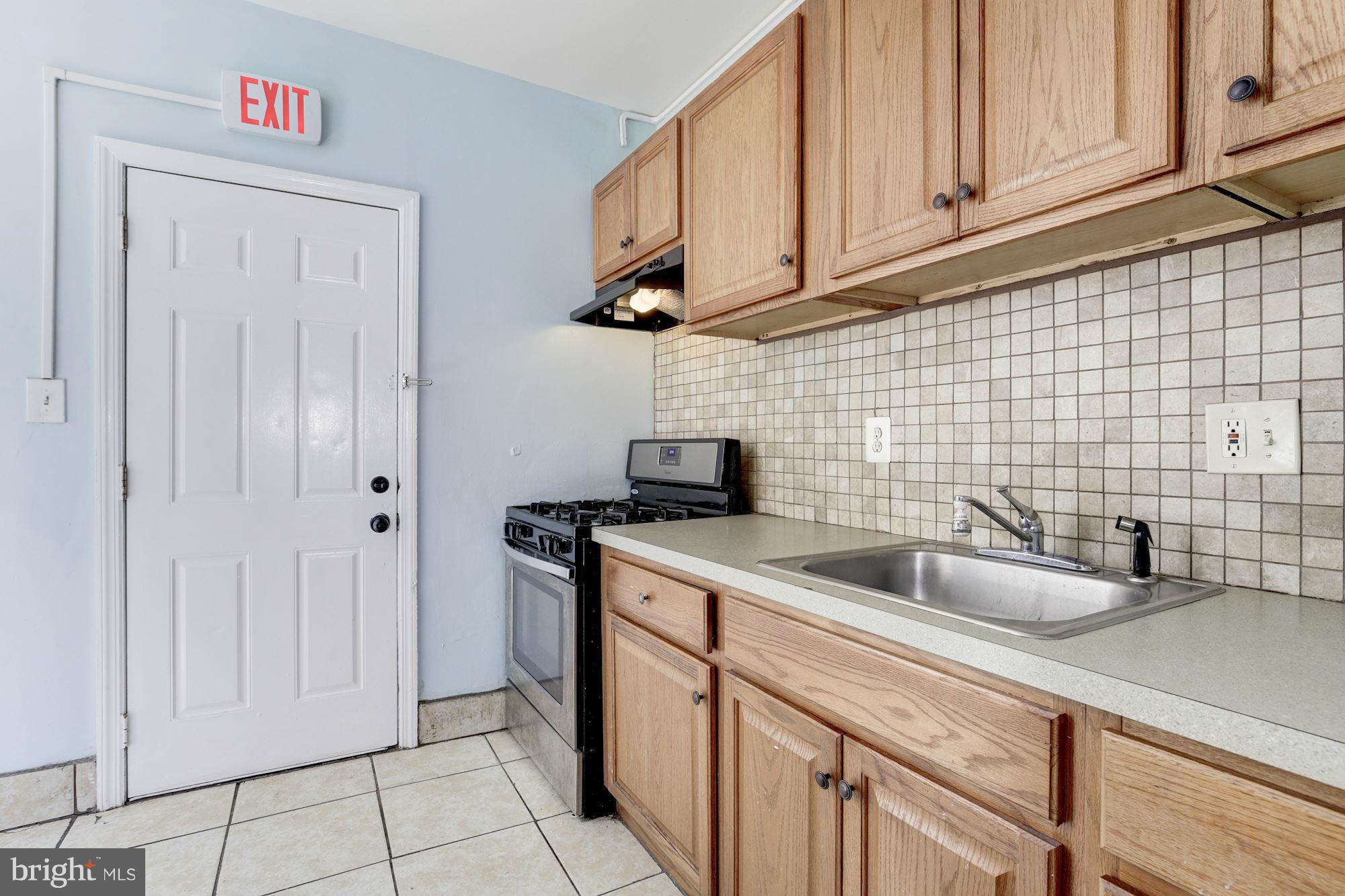 604 R Street Northwest Washington, DC 20001 - Photo 14 of 30 Kitchen