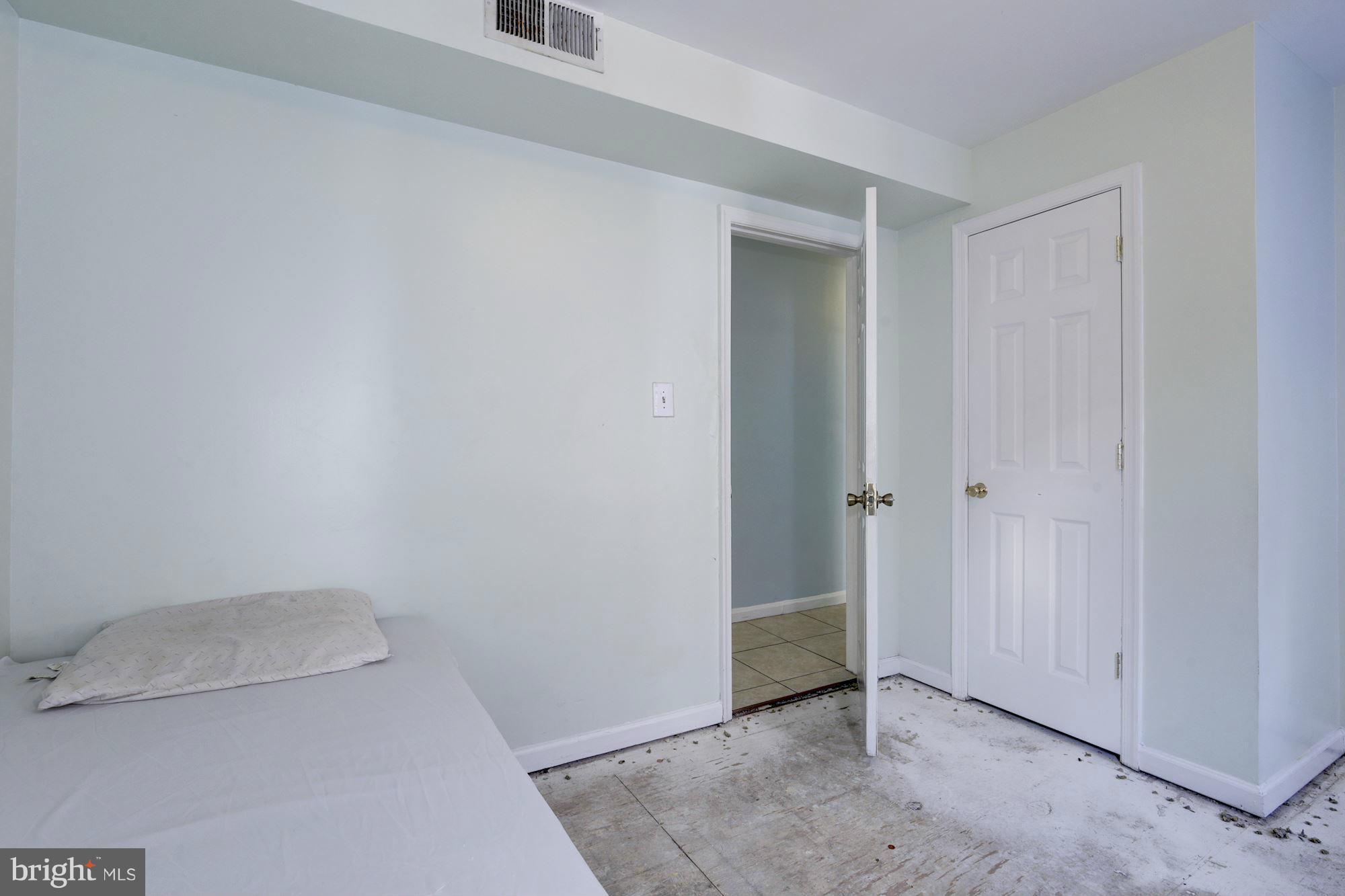 604 R Street Northwest Washington, DC 20001 - Photo 24 of 30 Bedroom