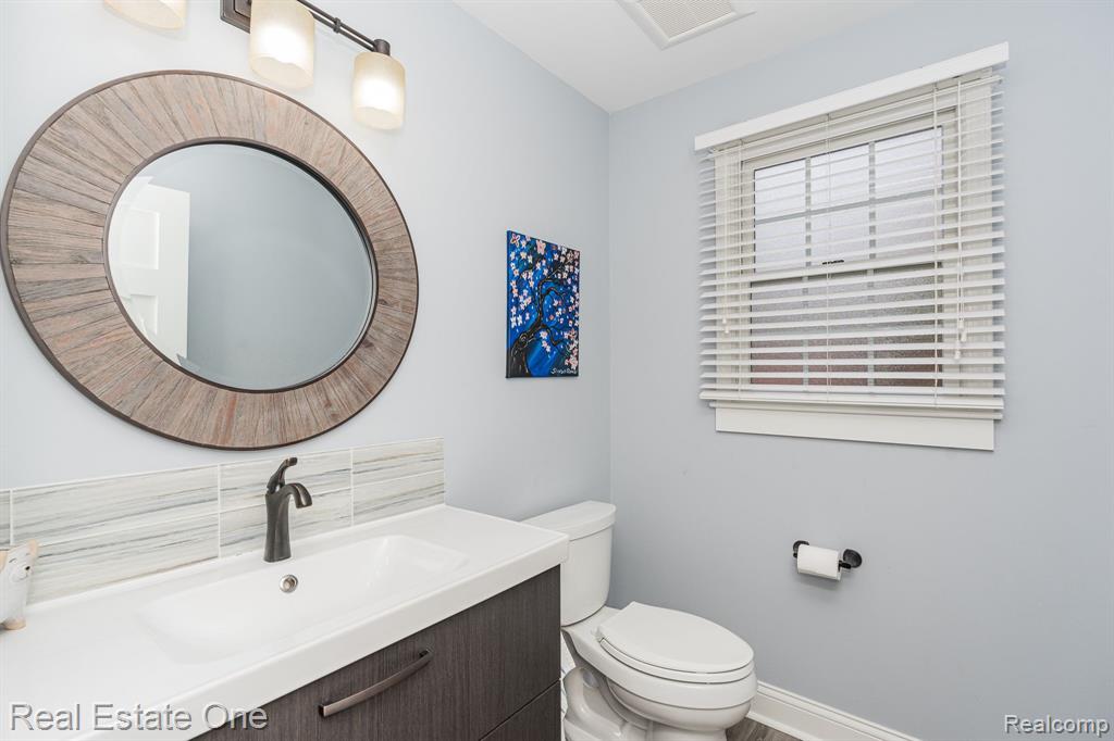 321 Charles Road Rochester, MI 48307 - Photo 17 of 24