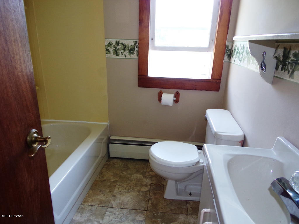618 Sterling Road Sterling, PA 18463 - Photo 14 of 23