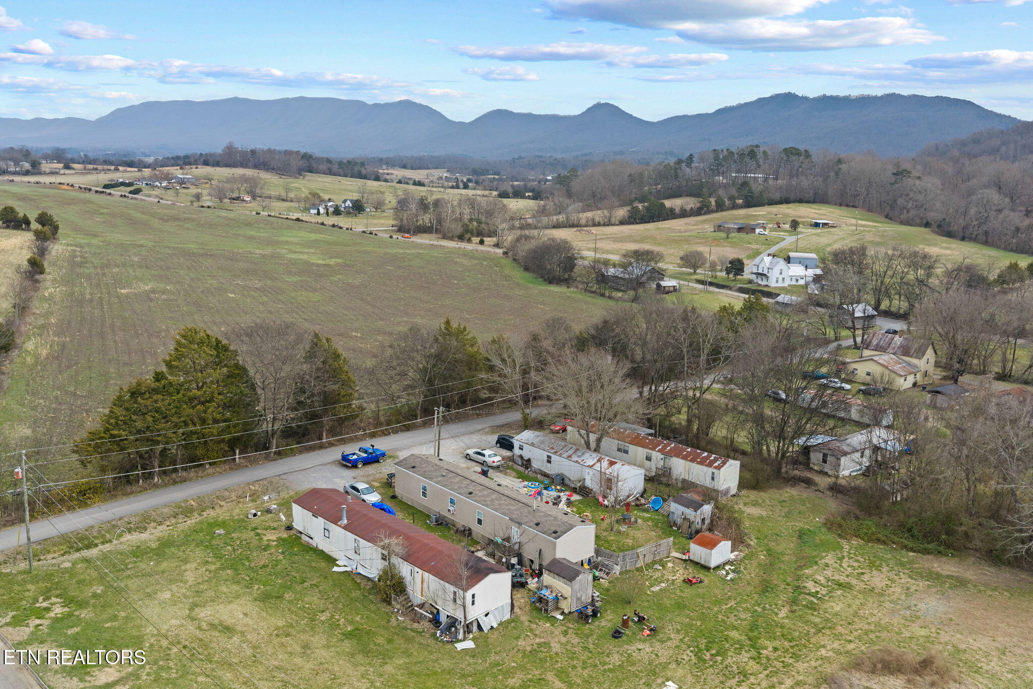 149 Fairgarden Road Sevierville, TN 37876 - Photo 4 of 10 17-web-or-mls-149 Fairgarden--5