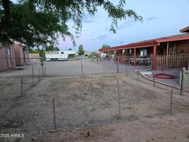 a view of a yard and entertaining space