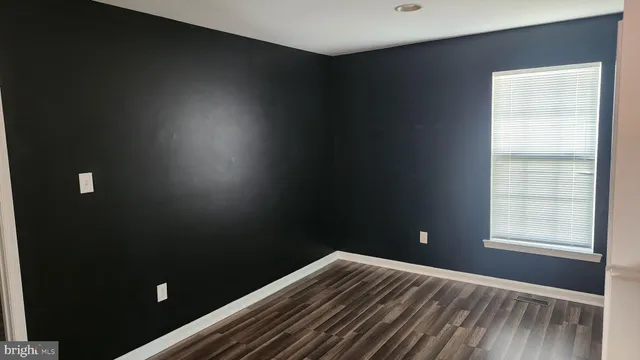 a view of empty room with window