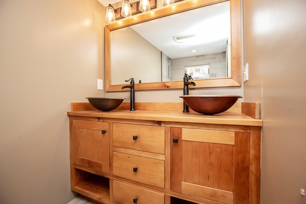 15 Maple Street Topsfield, MA 01983 - Photo 11 of 22 Gallery Image 11