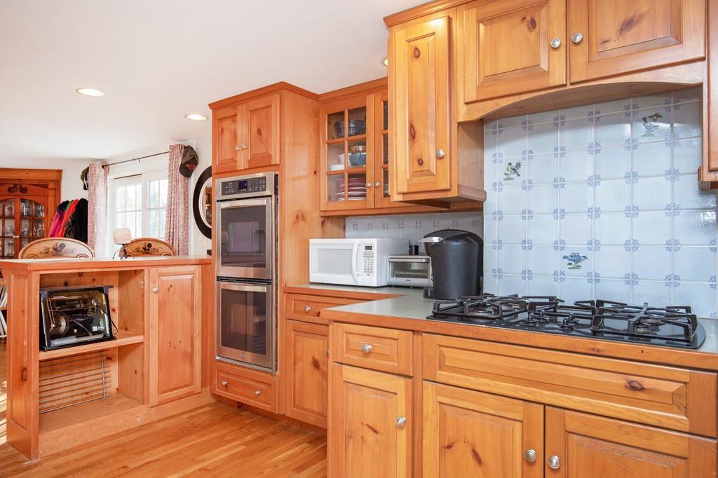 15 Maple Street Topsfield, MA 01983 - Photo 3 of 22 Gallery Image 3