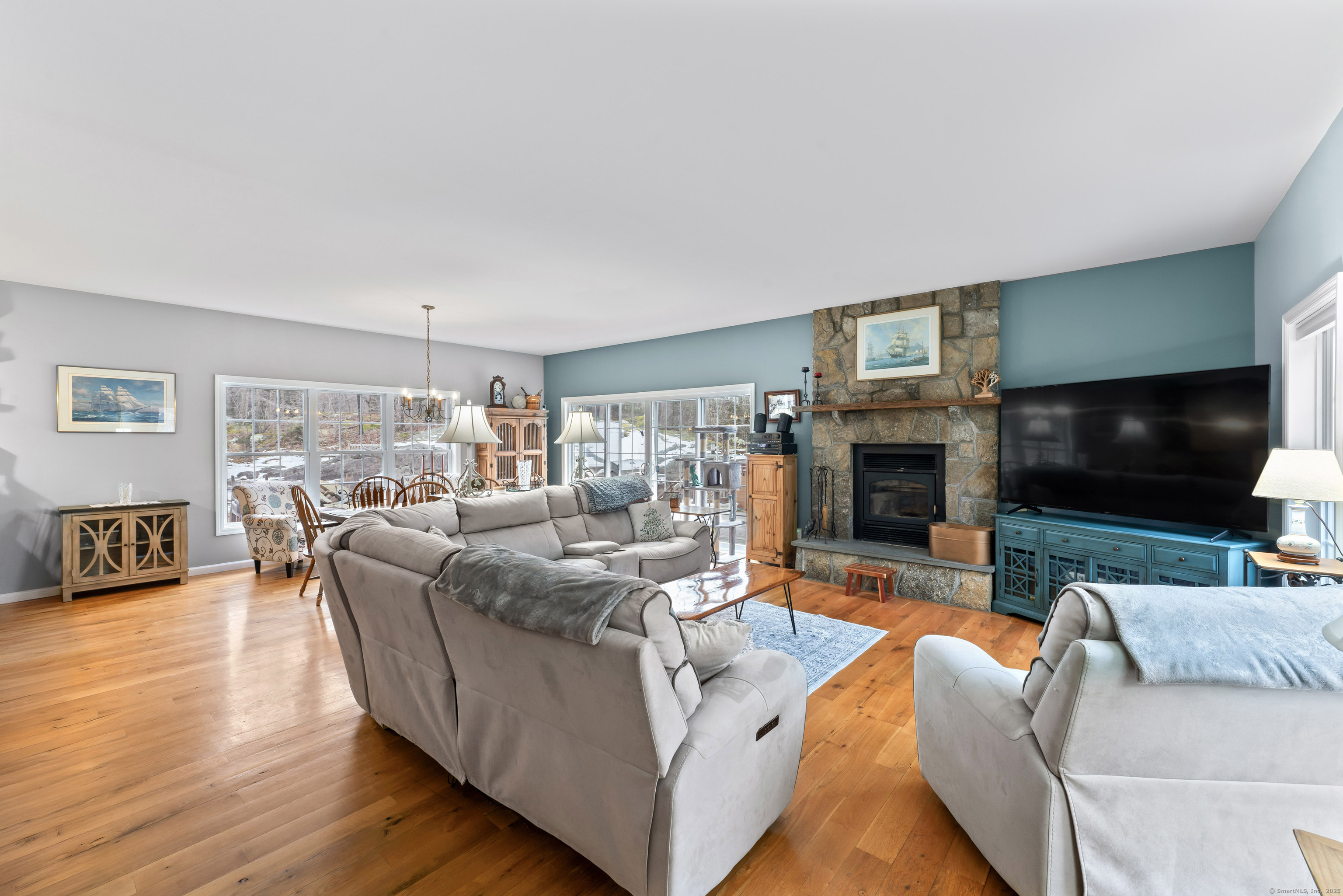 9 Jordan Hill Road Newtown, CT 06482 - Photo 4 of 38