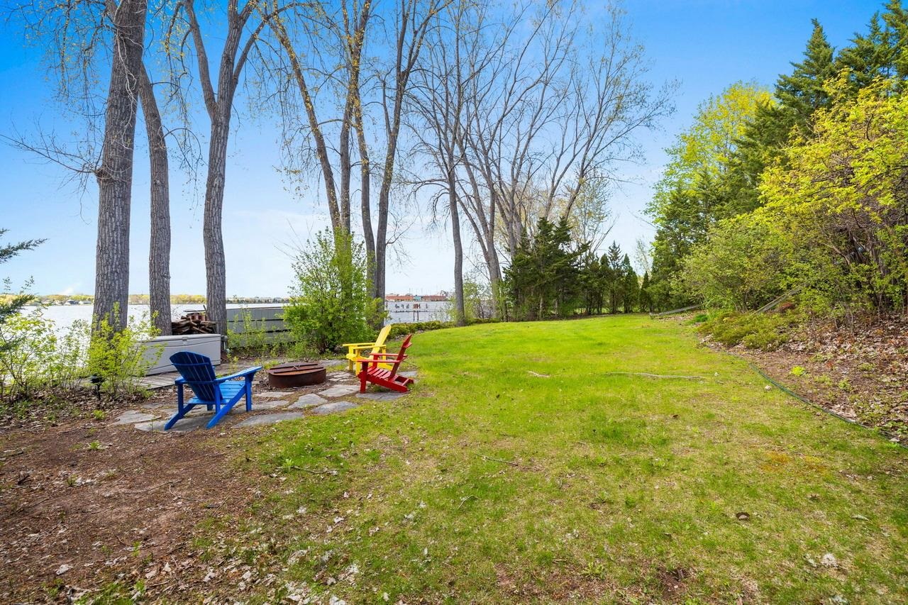 2512 Riverside Drive Green Bay, WI 54301 - Photo 12 of 79