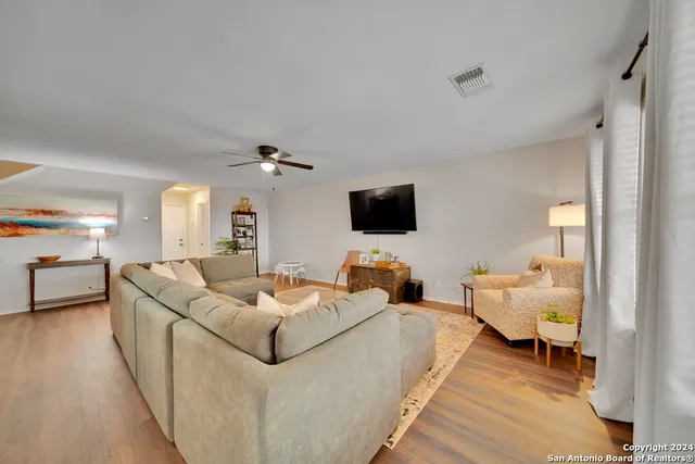 $350,000 | 10315 Red Iron Creek, Converse, TX 78109