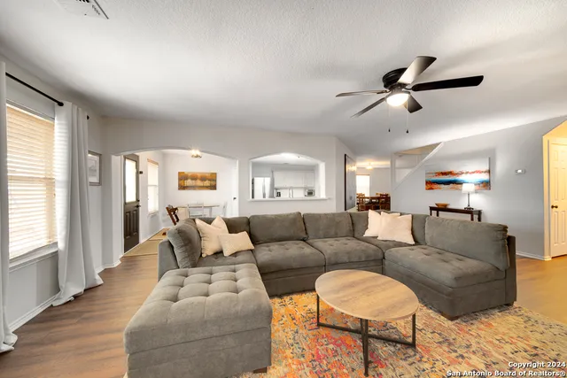 $350,000 | 10315 Red Iron Creek, Converse, TX 78109