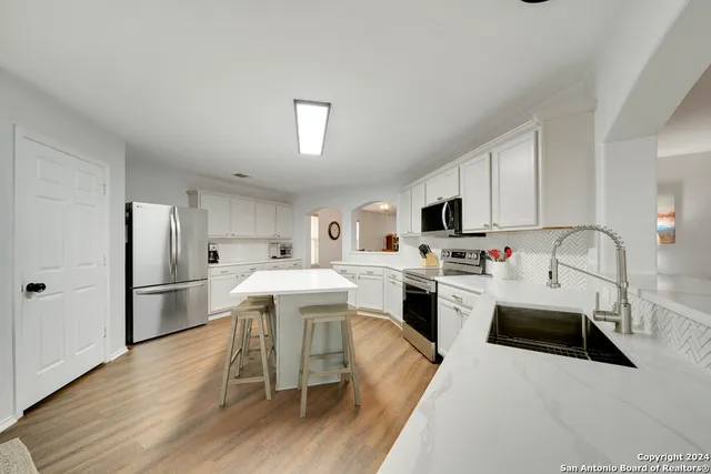 $350,000 | 10315 Red Iron Creek, Converse, TX 78109