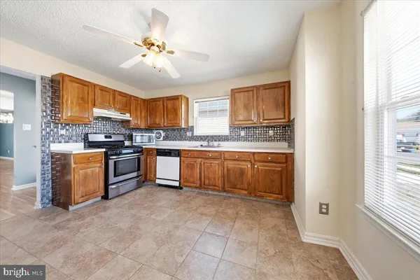 $295,000 | 662 Barbados Drive, Williamstown, NJ 08094