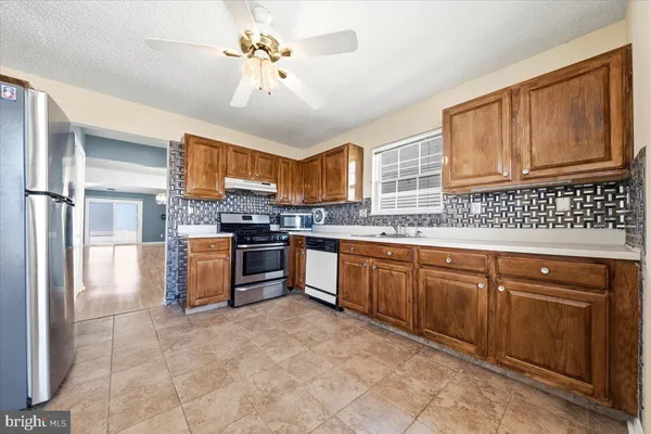 $295,000 | 662 Barbados Drive, Williamstown, NJ 08094
