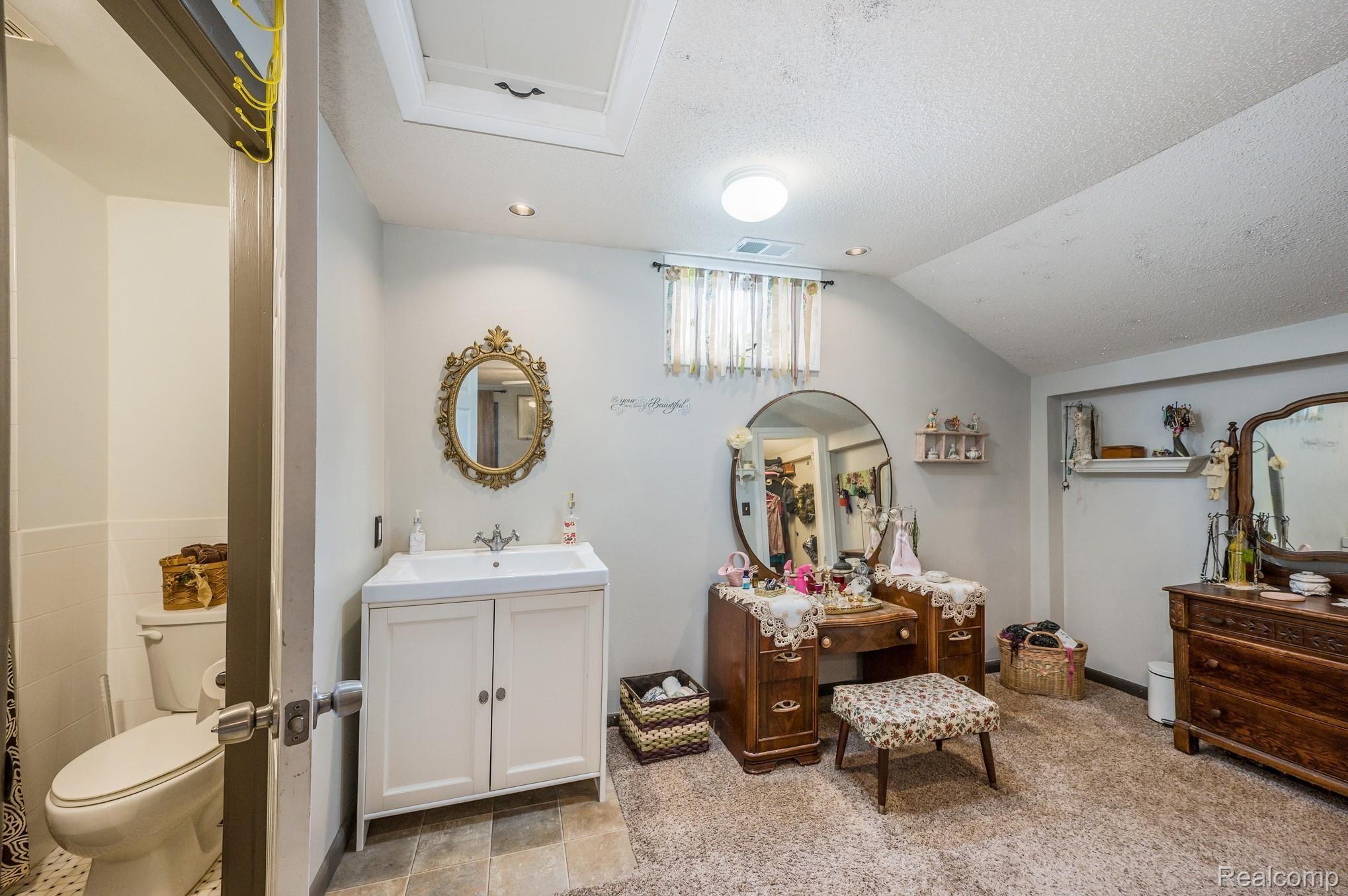3630 Lone Tree Road Milford, MI 48380 - Photo 26 of 33 3630 Lone Tree_35.jpg